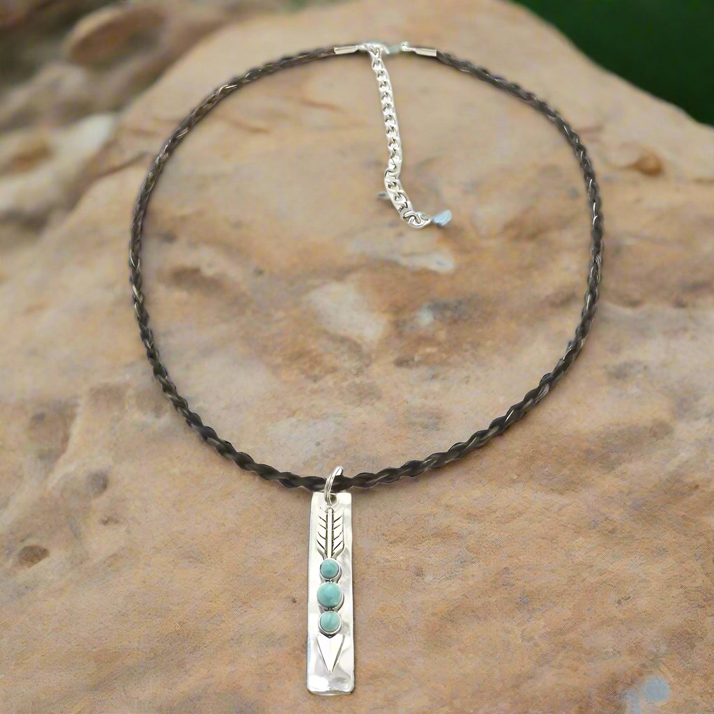 CT102 * Lara Arrow Choker