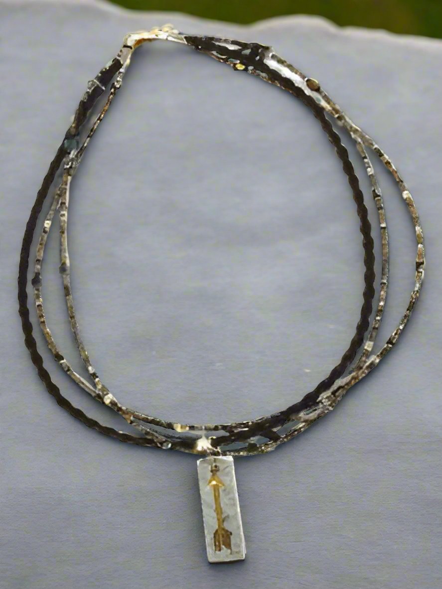 N6-M 101 * Dylan Arrow Necklace